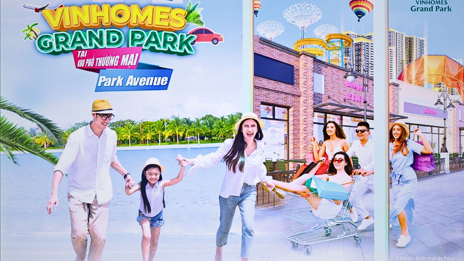 Gia đình hạnh phúc tại Vinhomes Grand Park